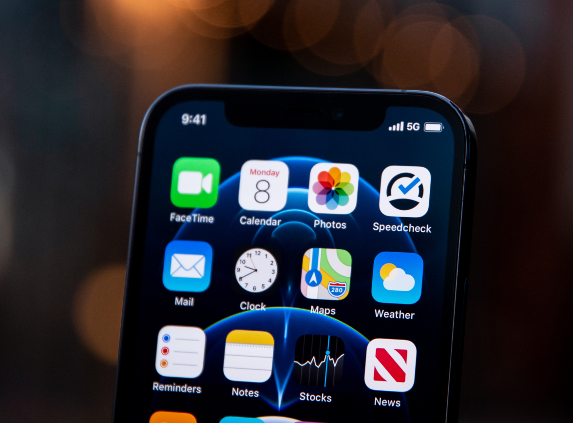 鹿寨苹果手机维修分享为什么 iPhone 12 在冬季会自动关机 