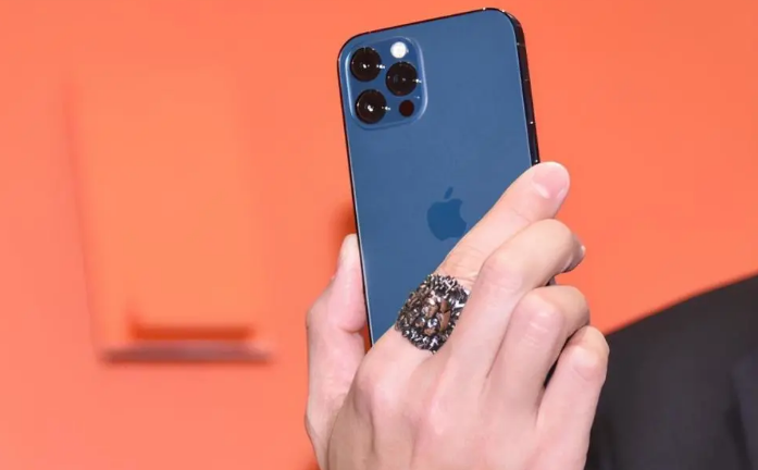 鹿寨苹果手机维修分享iPhone12系列重启方法教程 